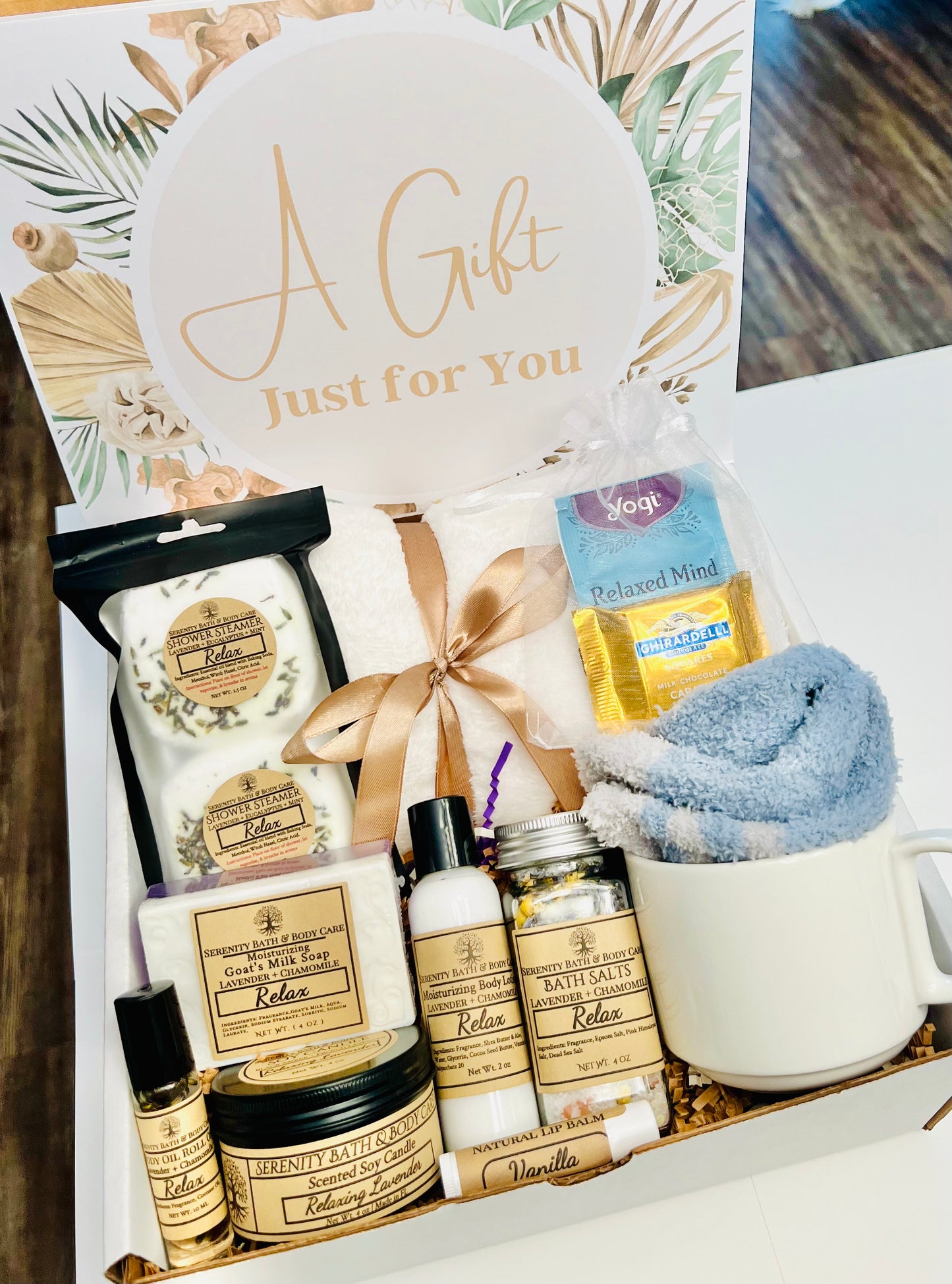 A Hygge Gift Basket for Her, Thank you Gift, Birthday Gift, Christmas Gift, Sympathy Gift, Employee Gift, Pamper Gift Basket, Relaxation Gift for Mom