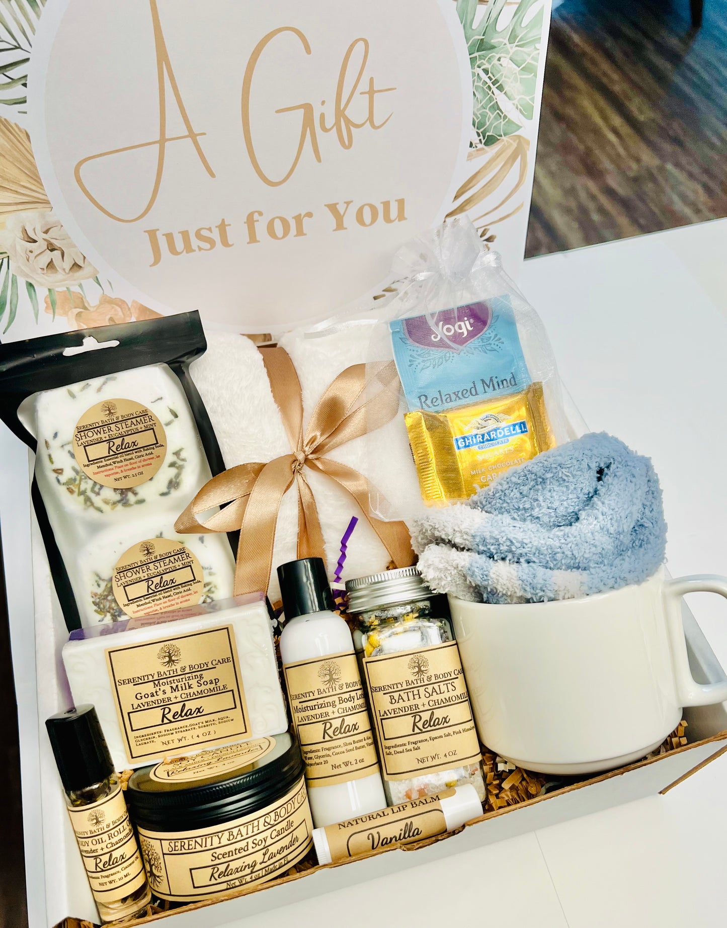 A Hygge Gift Basket for Her, Thank you Gift, Birthday Gift, Christmas Gift, Sympathy Gift, Employee Gift, Pamper Gift Basket, Relaxation Gift for Mom